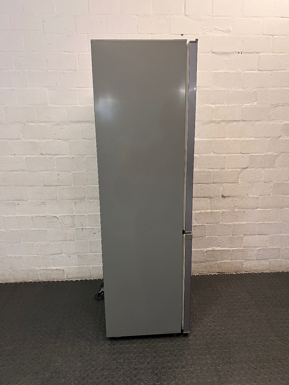 Hisense Silver Fridge Freezer with Water Dispenser — Working Well; Missing Freezer Baskets – condition detail
