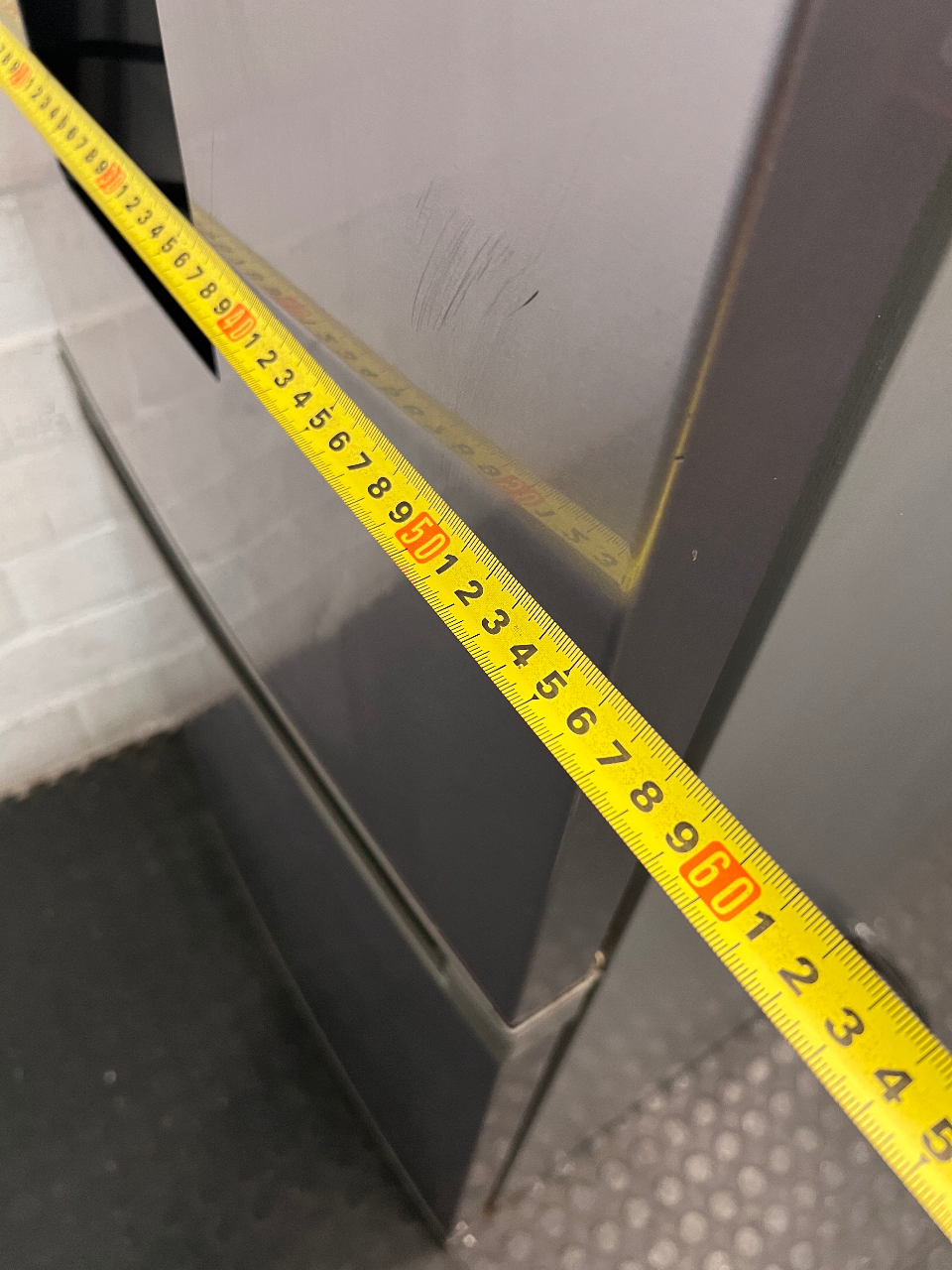 Hisense Silver Fridge Freezer with Water Dispenser — Working Well; Missing Freezer Baskets – depth measurement