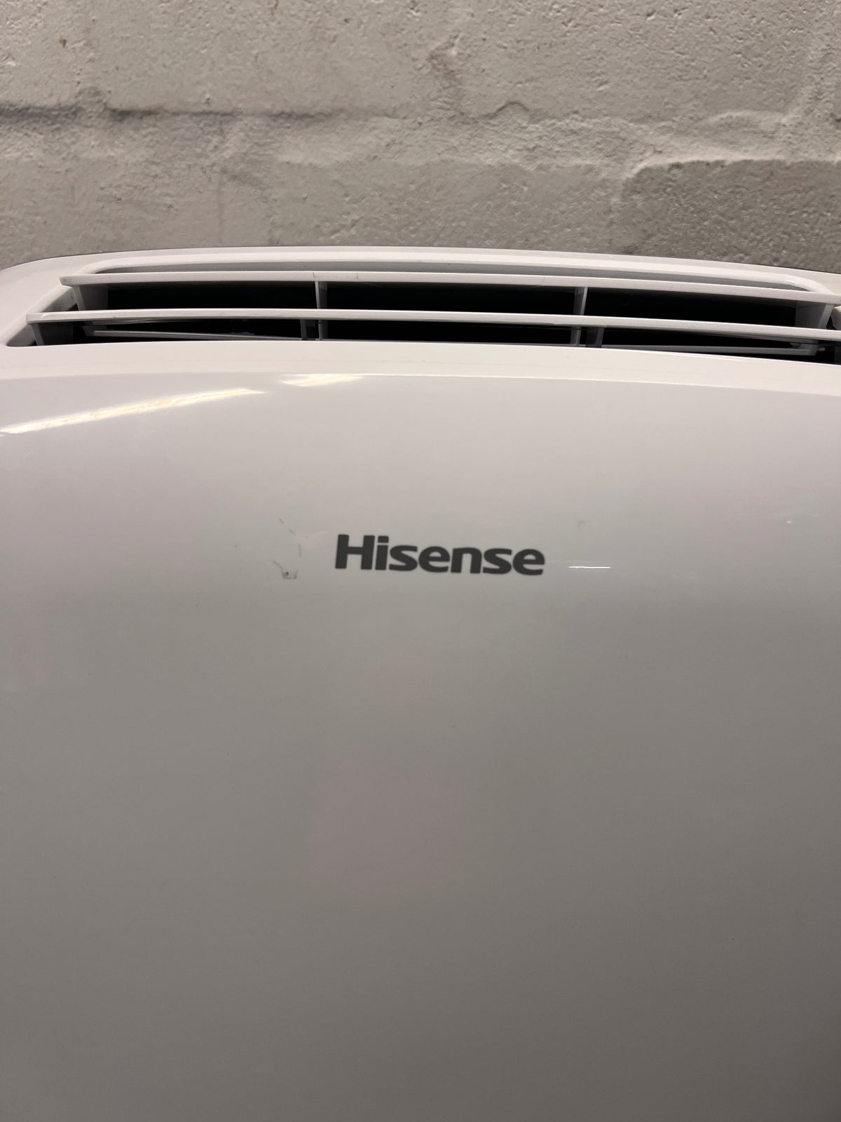 White Hisense Portable Air Conditioner with Exhaust Kit — Good Working Order – top view