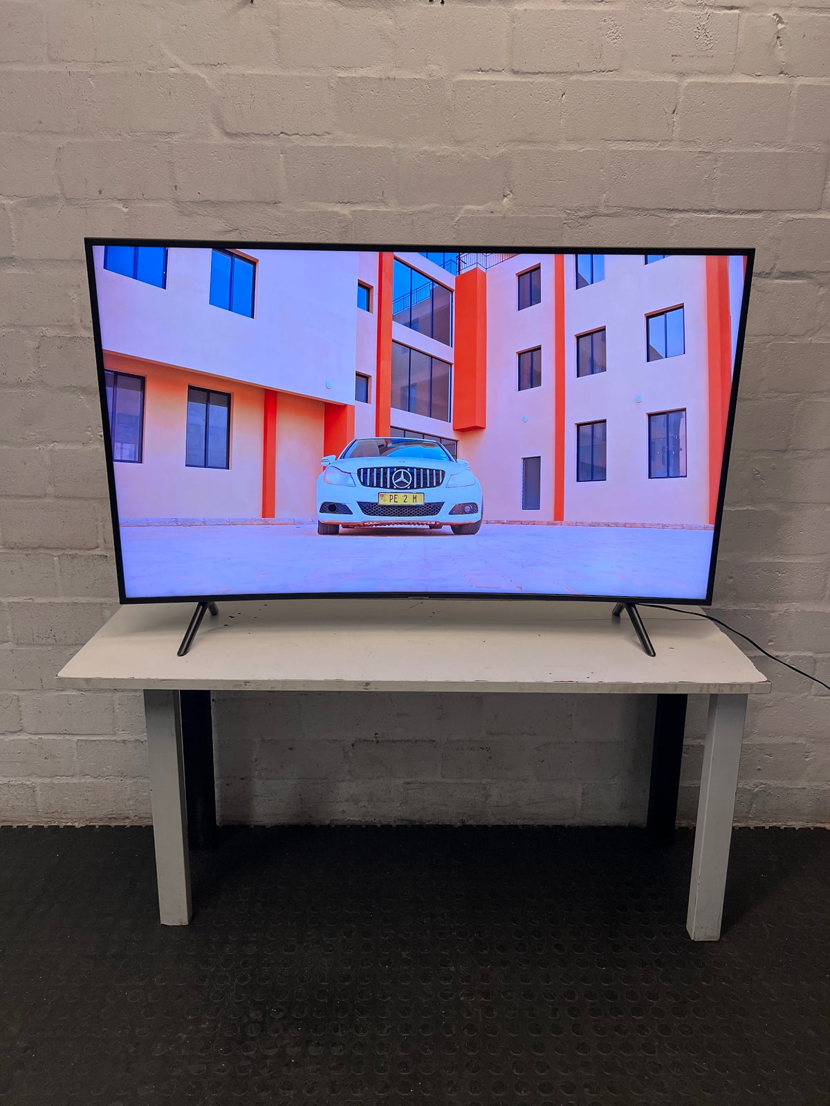 Samsung 55-Inch Curved LED TV — Good Working Order – main front view