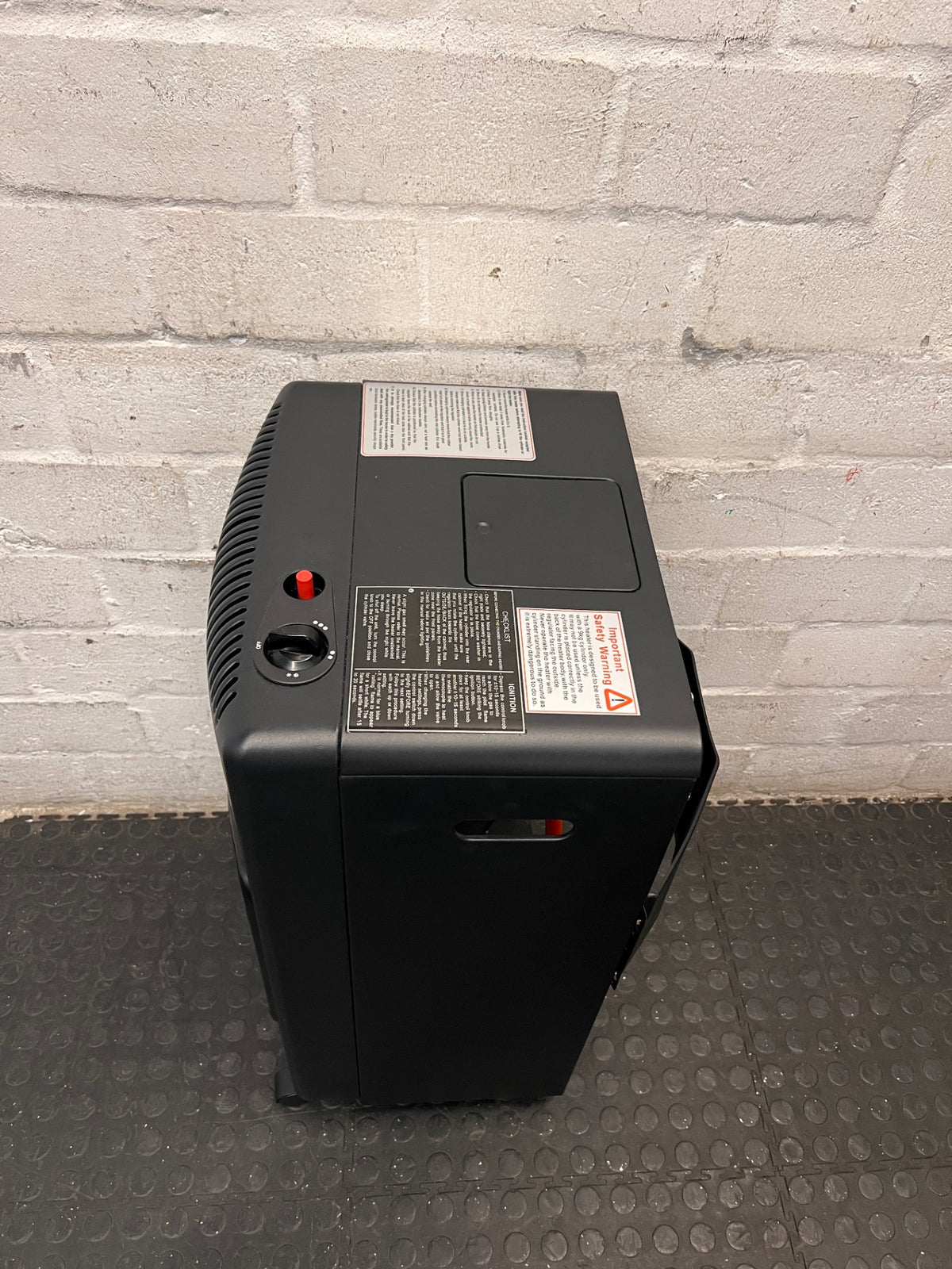 Goldair Portable Black 3-Panel Gas Heater — Good Working Order – condition detail