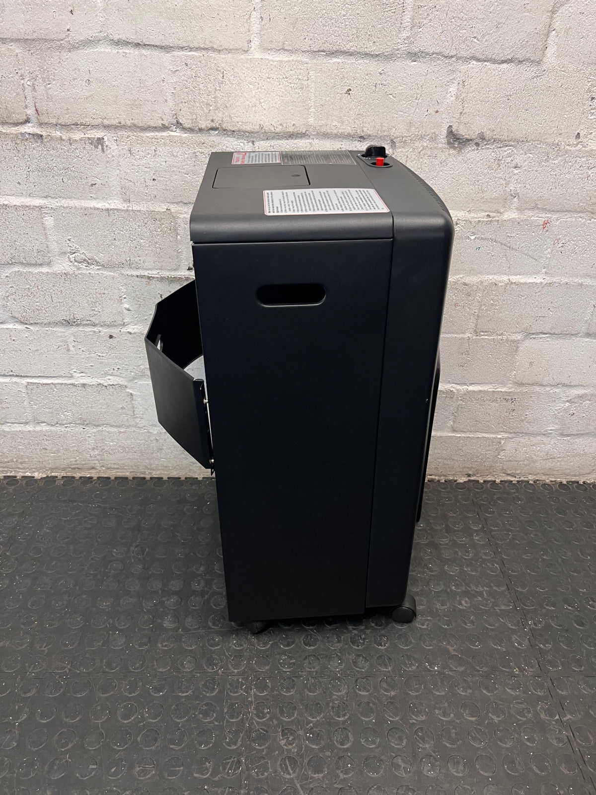 Goldair Portable Black 3-Panel Gas Heater — Good Working Order – top view