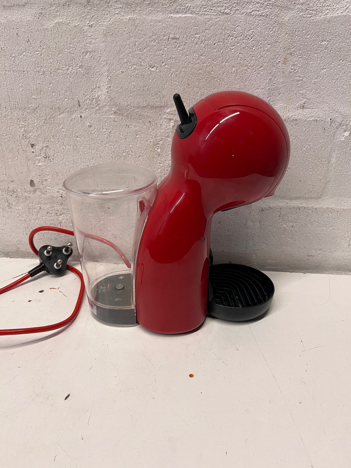 Nescafe Dolce Gusto Piccolo XS Coffee Machine in Red — Good Working Order – back view