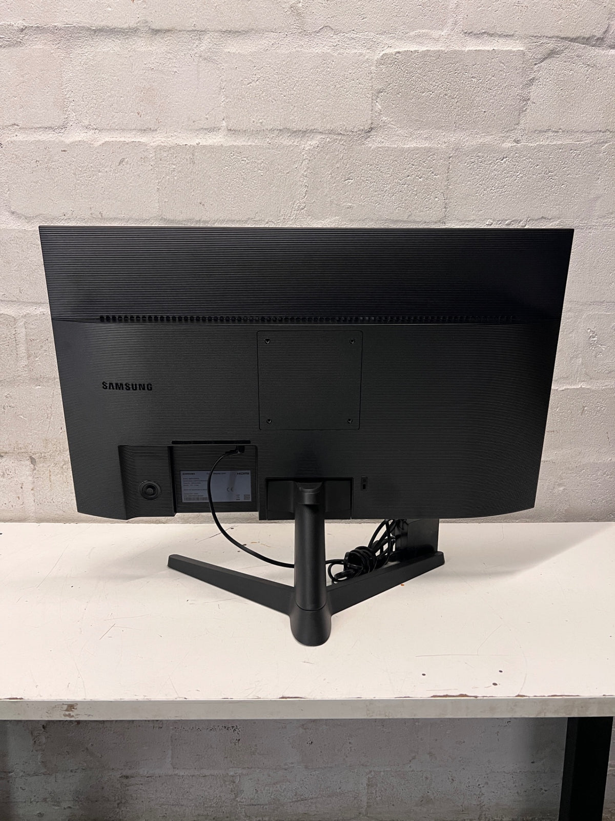 Samsung Widescreen Computer Monitor with V-Stand — Good Working Order – condition detail