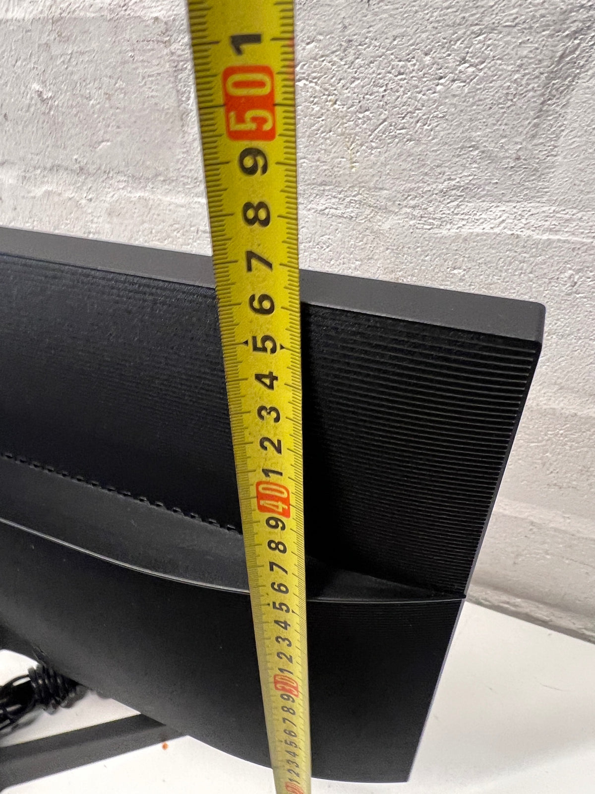Samsung Widescreen Computer Monitor with V-Stand — Good Working Order – height measurement