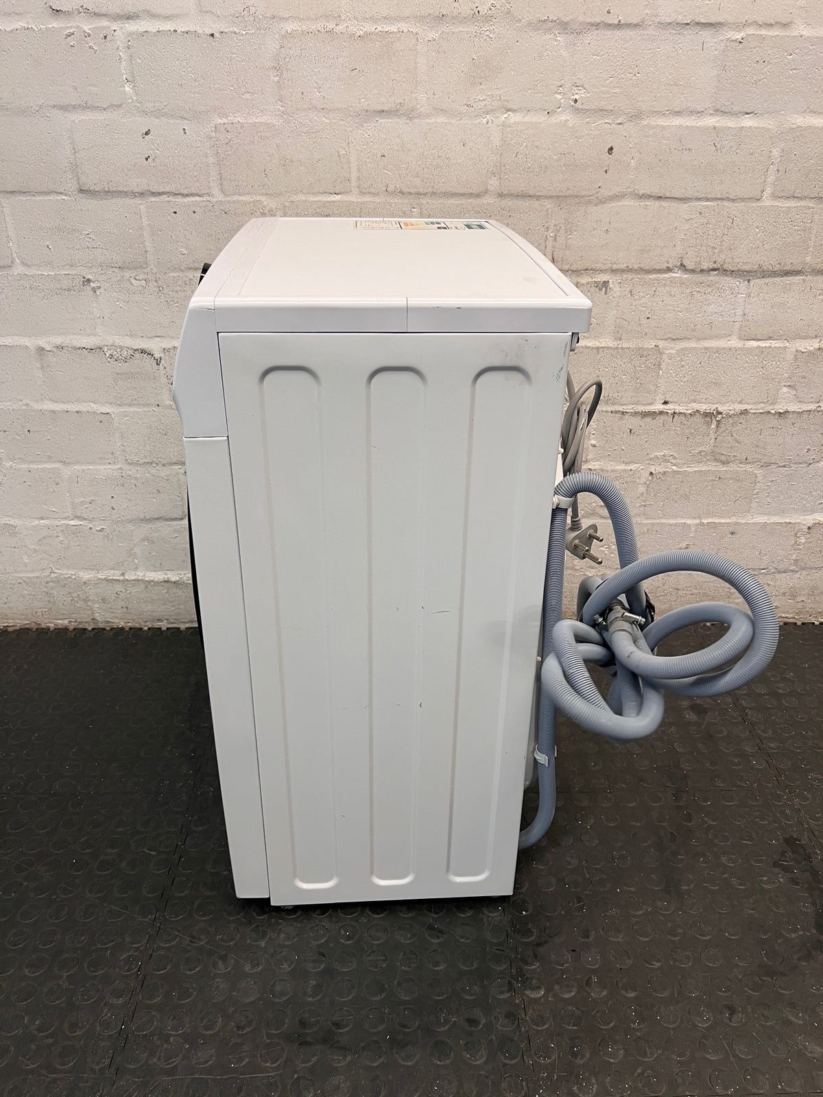 Hisense 6kg Front-Loader Washing Machine in White — Good Working Order; Well Used – condition detail