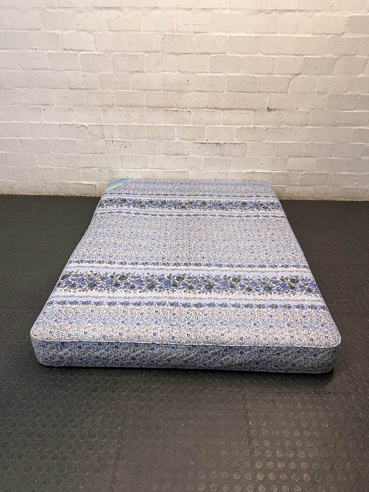 Blue Floral Quilted Double Mattress – condition detail