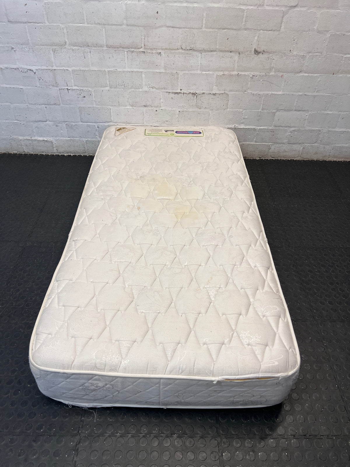 Rest Assured Supapaedic Single Mattress – back view