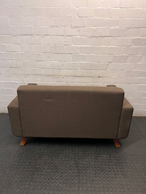 Button Tufted 2 Seater Couch with Wooden Legs – condition detail