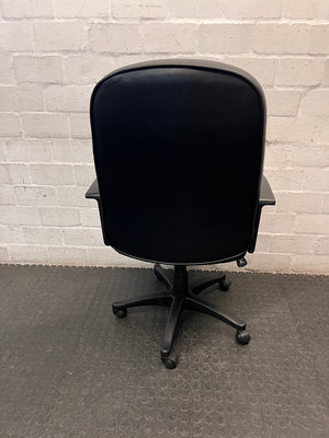 High-Back Black Swivel Office Chair — Broken Wheels on Chair Base – condition detail