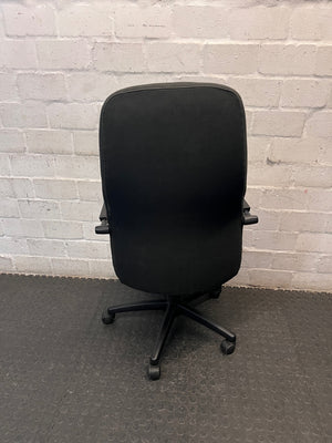 High-Back Black Fabric Office Chair — Broken Wheels – condition detail