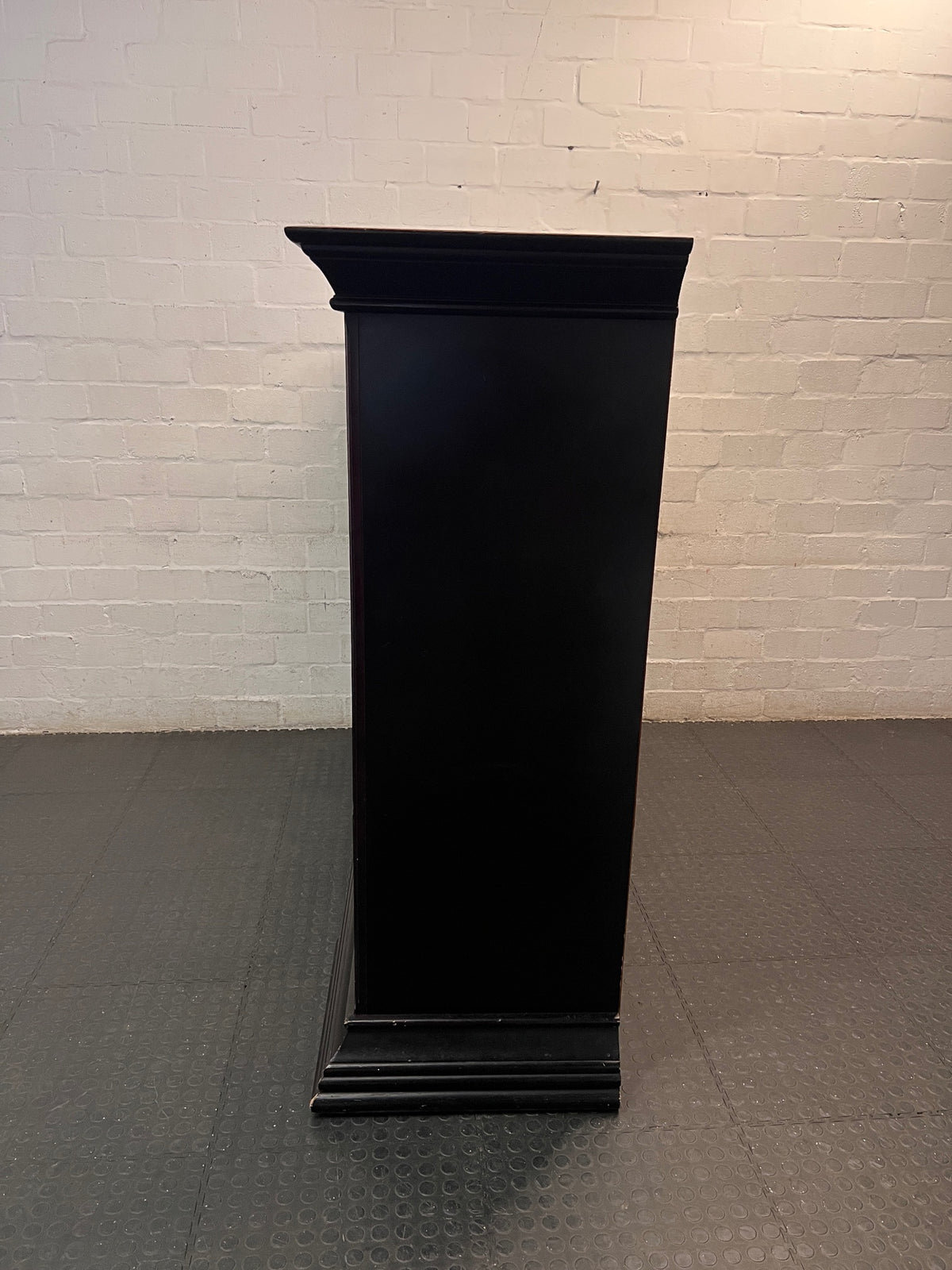 Dark Wood Finish TV Unit with Lattice Detail — Good Working Order – condition detail
