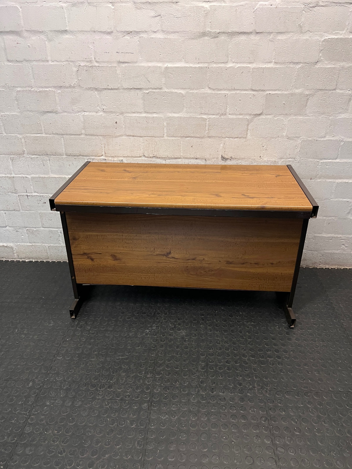 Wood-Look Office Desk with Dark Brown Metal Frame — Good Working Order – condition detail