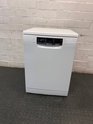 White Bosch Serie 4 SilencePlus Dishwasher — Good Working Order – main front view
