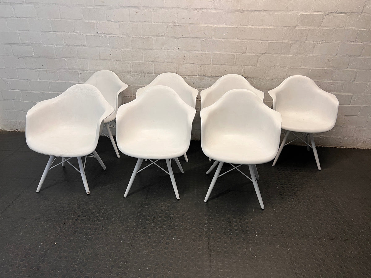 White Moulded Bucket Armchair with Tapered Legs – side view
