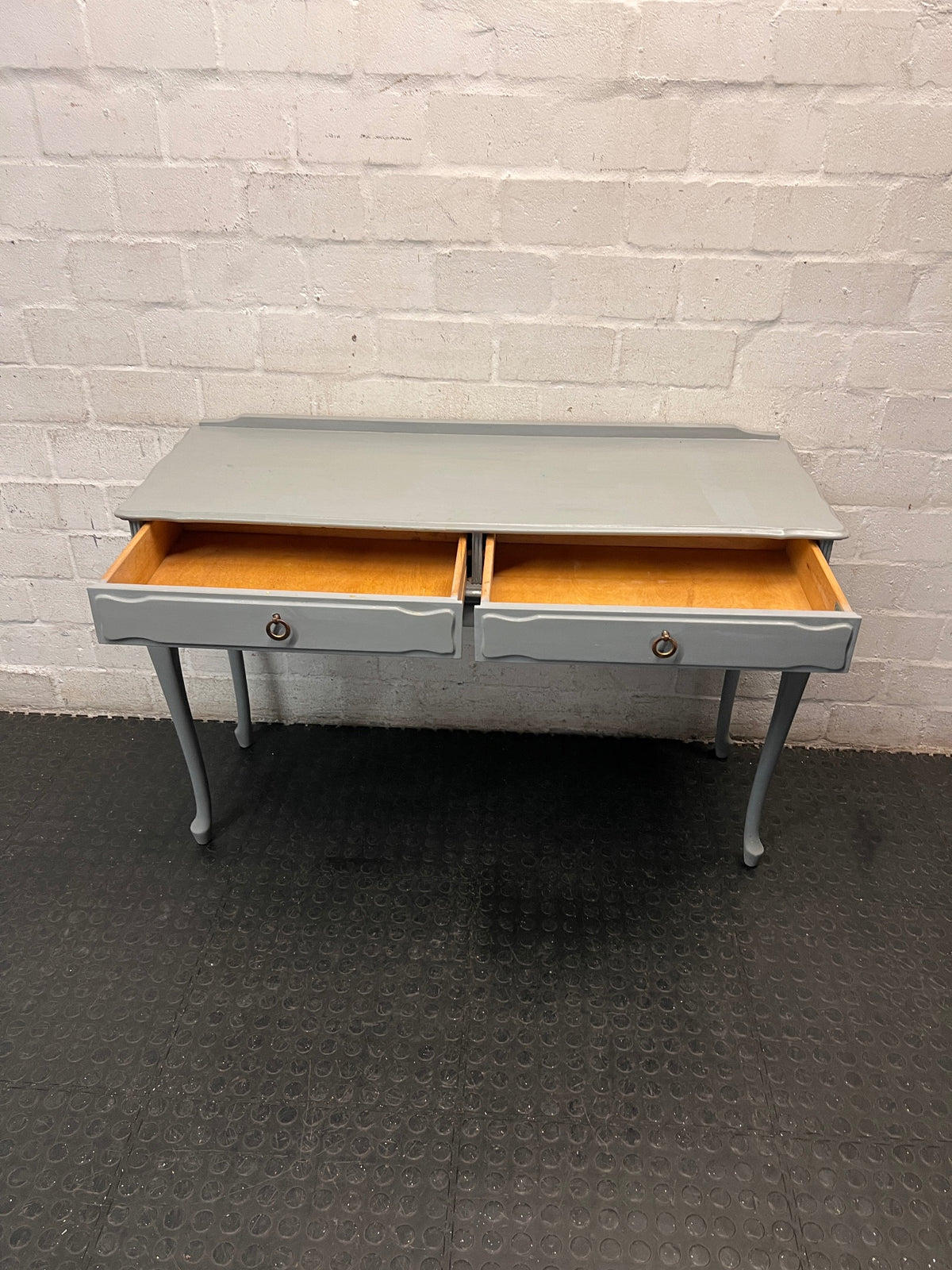 Vintage-Style Grey Dressing Table with Cabriole Legs – side view