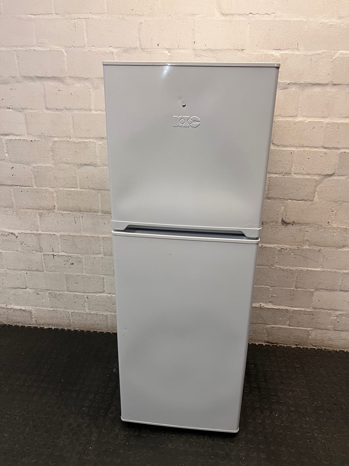 KIC White Top-Mount Fridge Freezer — Missing Compressor Power Cable and Drawers – main front view