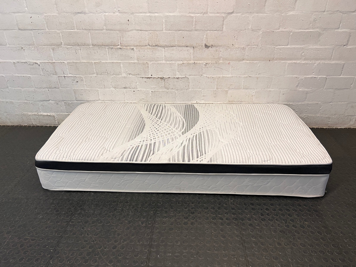 Dynamic Orthopaedic Premium Single Mattress — Very Good Condition – back view