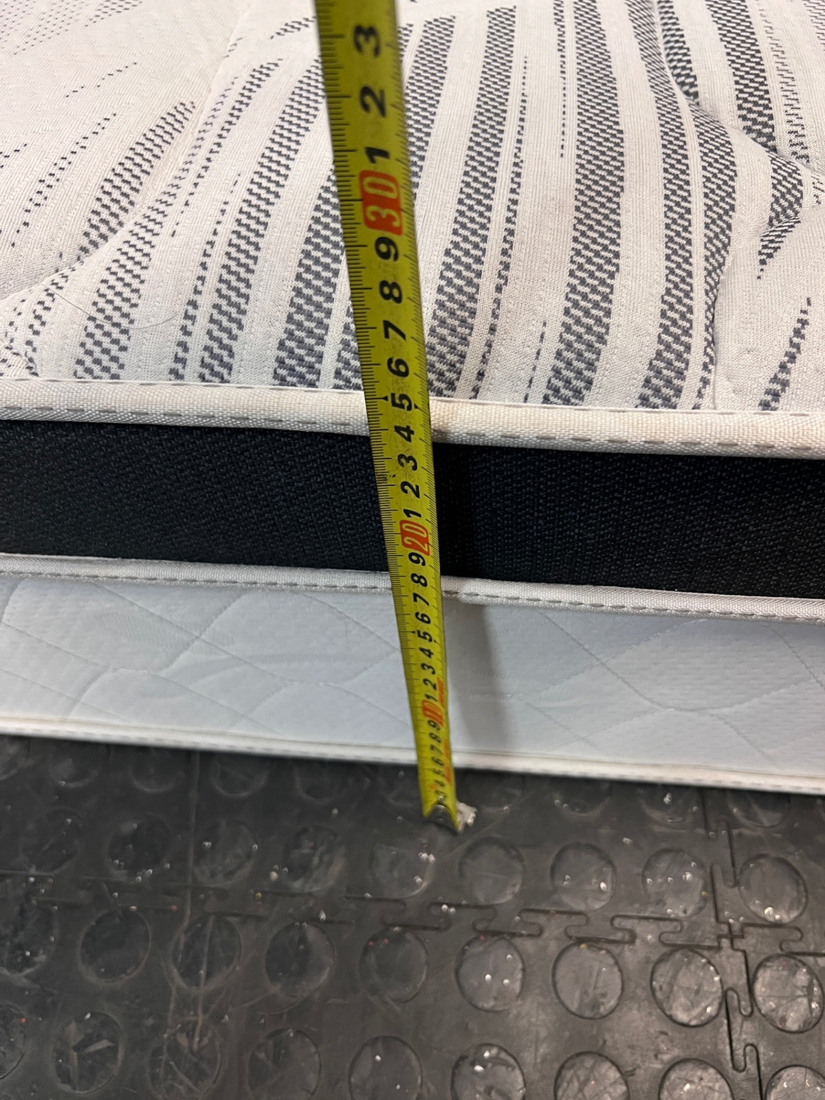 Dynamic Orthopaedic Premium Single Mattress — Very Good Condition – height measurement