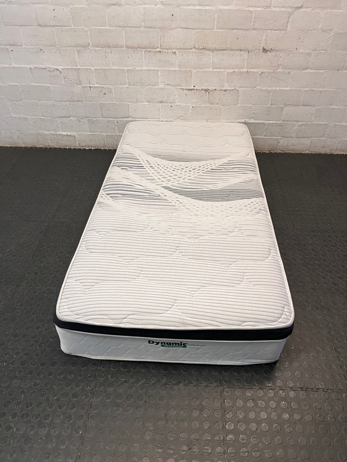 Dynamic Orthopaedic Premium Single Mattress — Very Good Condition – main front view