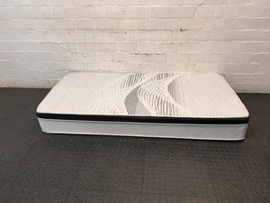 Dynamic Orthopaedic Premium Single Mattress — Very Good Condition – side view