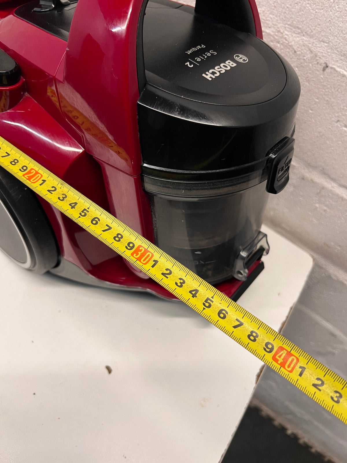 Bosch Seria 2 Red Bagless Canister Vacuum Cleaner — Weak Suction and Low Pressure – width measurement