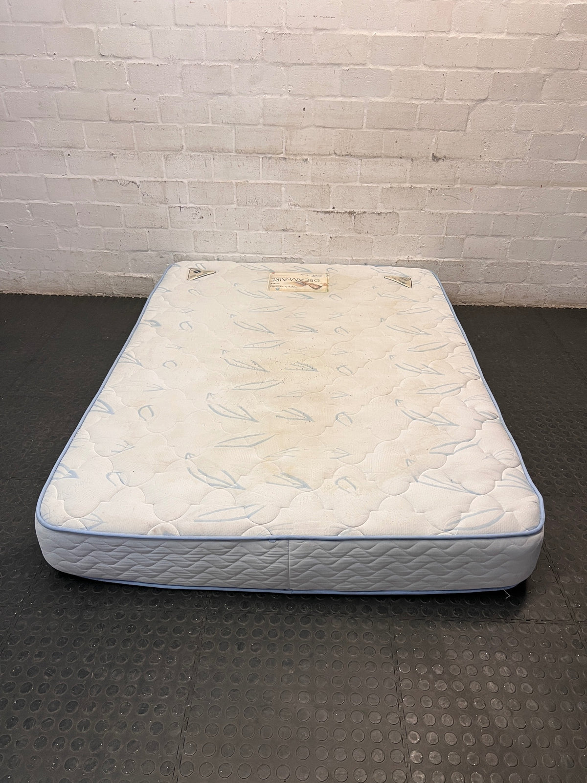 Cloud Nine Dream-Aire Double Mattress – condition detail