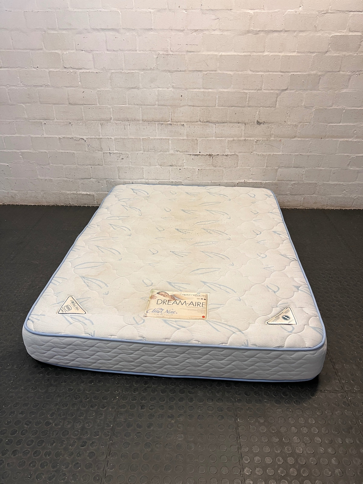 Cloud Nine Dream-Aire Double Mattress – main front view