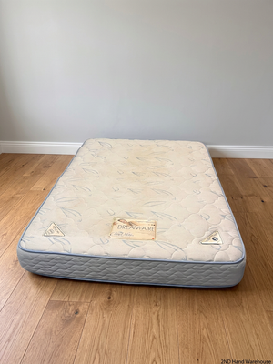 Cloud Nine Dream-Aire Double Mattress – styled product image