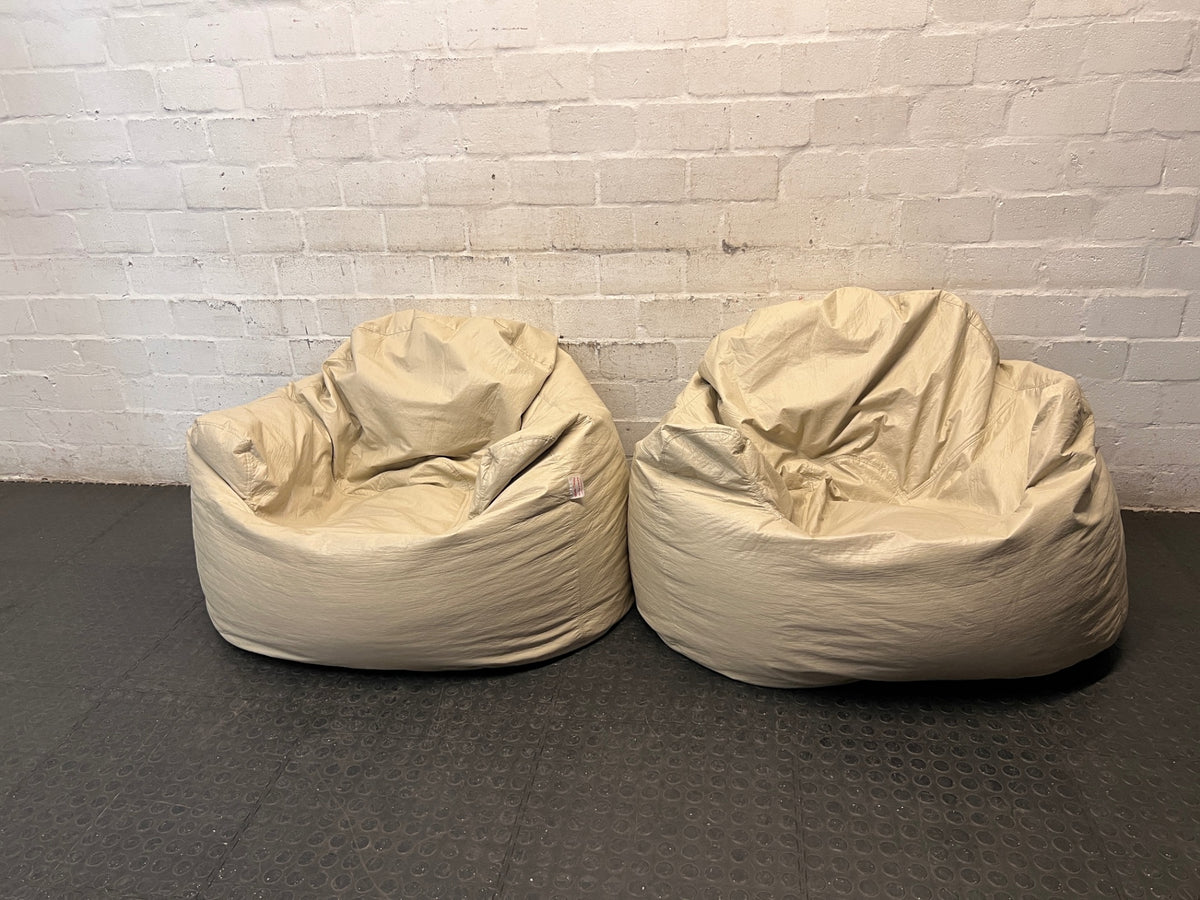 Structured Beige Faux-Leather Bean Bag with Armrests — Good Preloved Condition – condition detail