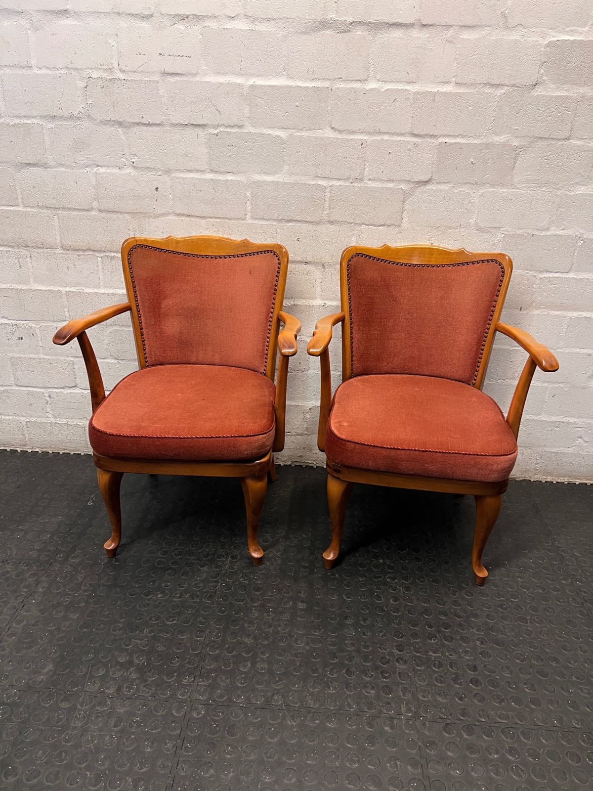 Vintage Upholstered Dining Chair with Cabriole Legs – condition detail