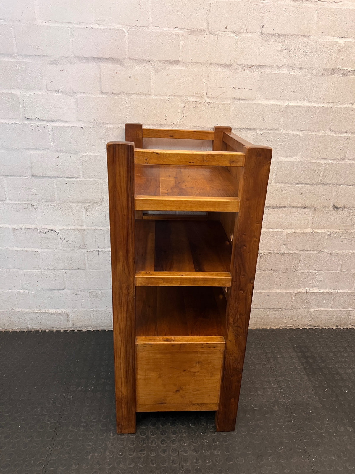 Mid-Sized Wooden Bookshelf with Lower Cupboard – condition detail