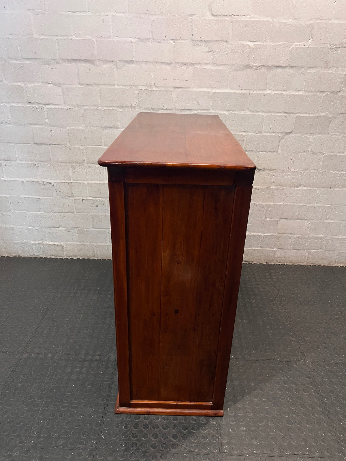 Wooden Display Cabinet with Glass Sliding Doors – condition detail
