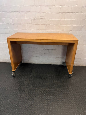 Mobile Wooden Utility Table on Castors – condition detail