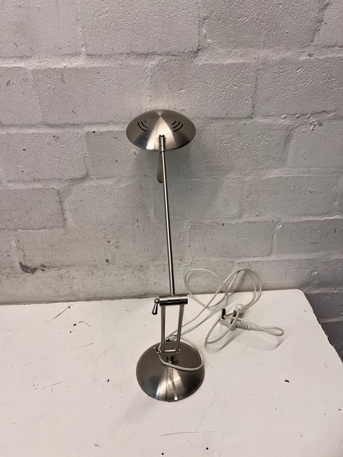 Modern Brushed Silver Adjustable Desk Lamp — Missing Light Bulb – condition detail