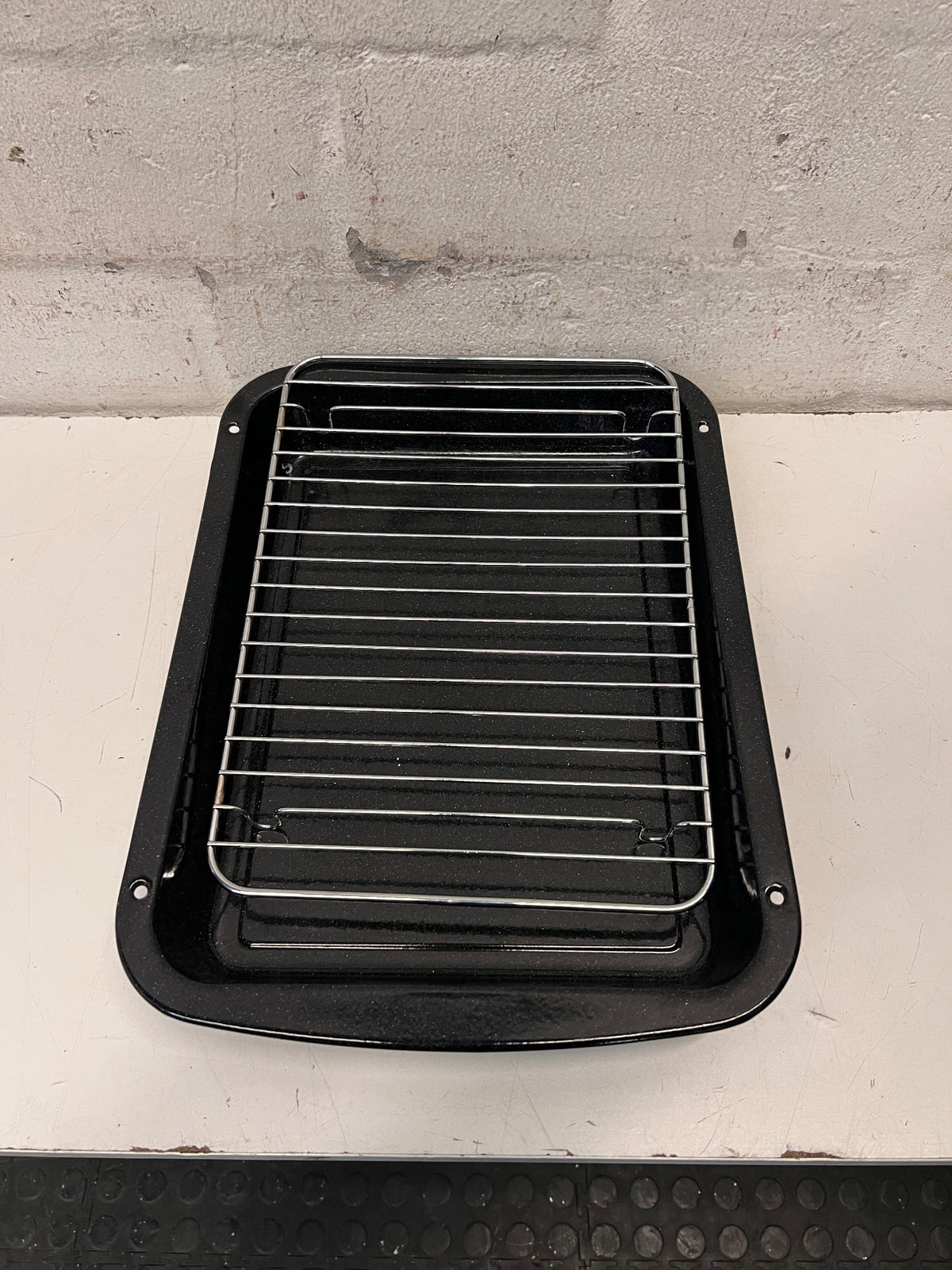 Black Enamel Roasting Pan with Wire Grill Rack — Good Working Order – back view