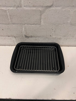 Black Enamel Roasting Pan with Wire Grill Rack — Good Working Order – condition detail
