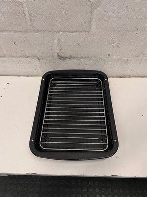 Black Enamel Roasting Pan with Wire Grill Rack — Good Working Order – side view