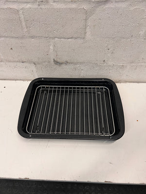 Black Enamel Roasting Pan with Wire Grill Rack — Good Working Order – top view