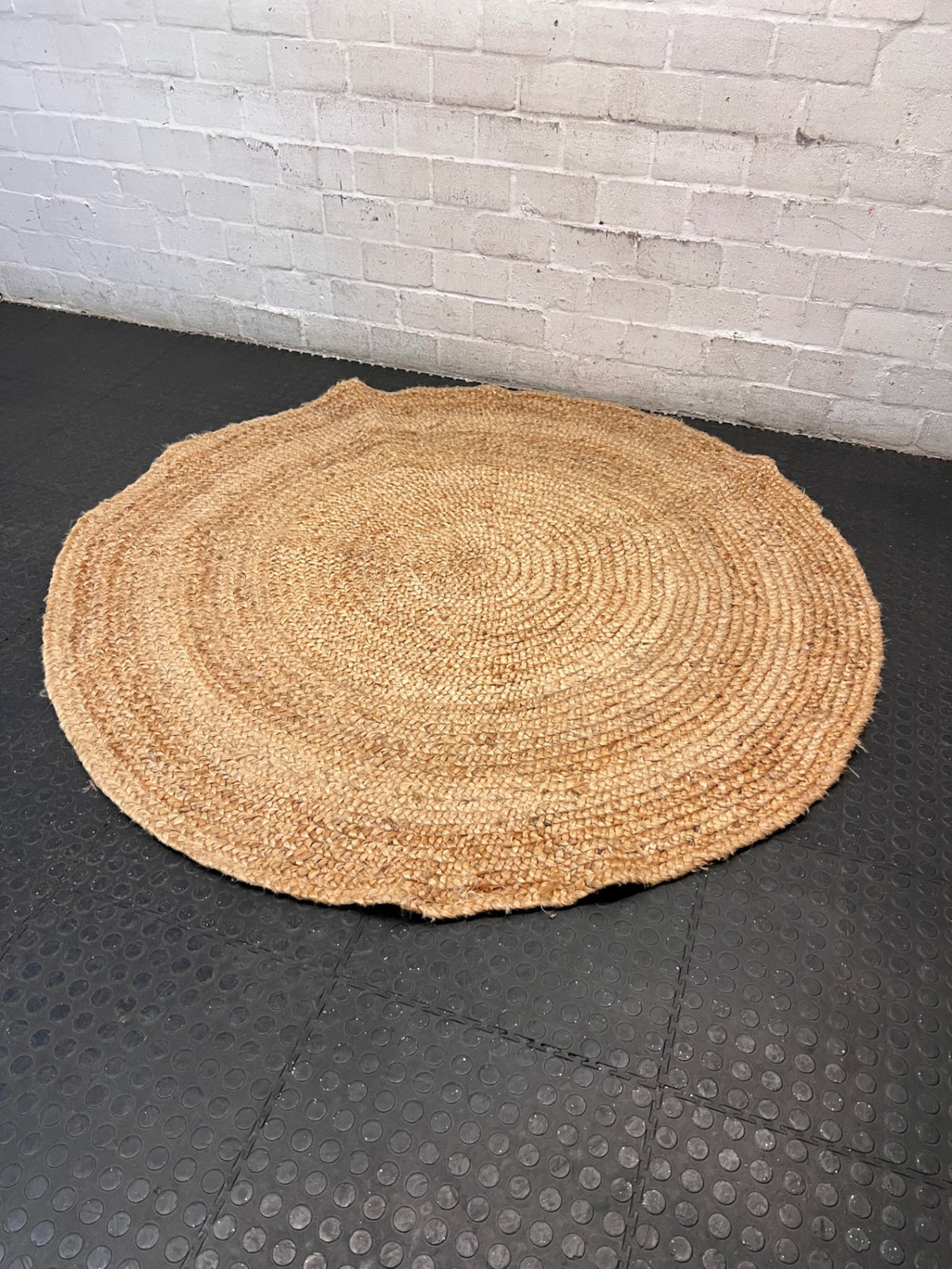Round Woven Braided Camel Rug — Good Condition – condition detail