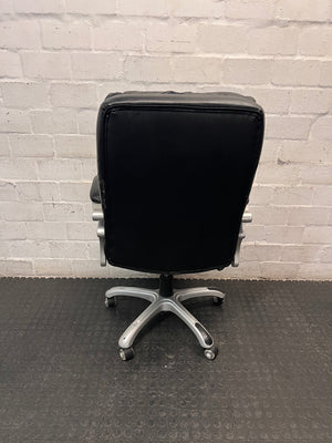 Black High-Back Executive Office Chair — Fair Condition with Visible Wear – condition detail