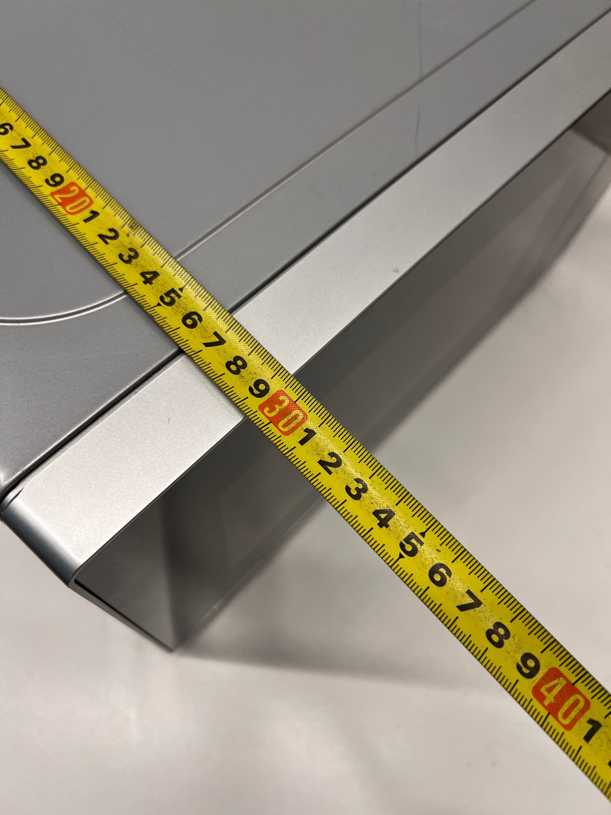 Hisense Silver Countertop Microwave with Mirrored Door — Good Working Order; Used Fair Condition – depth measurement