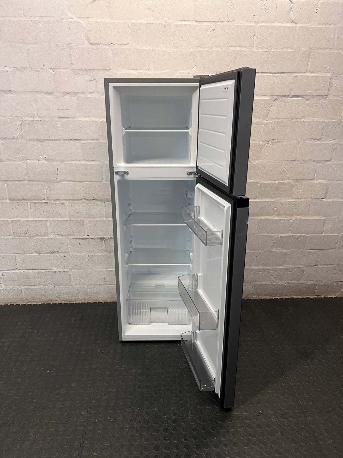Silver Midea Fridge with Top Freezer — Good Working Order – side view