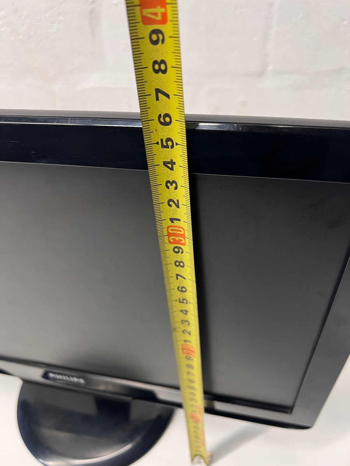 Philips 192E Widescreen Computer Monitor — Good Working Order – height measurement