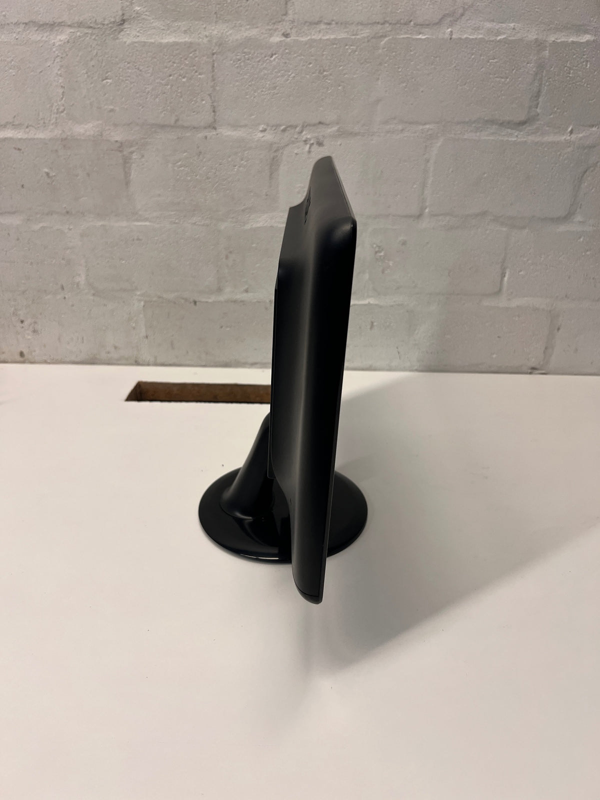 Philips 192E Widescreen Computer Monitor — Good Working Order – side view