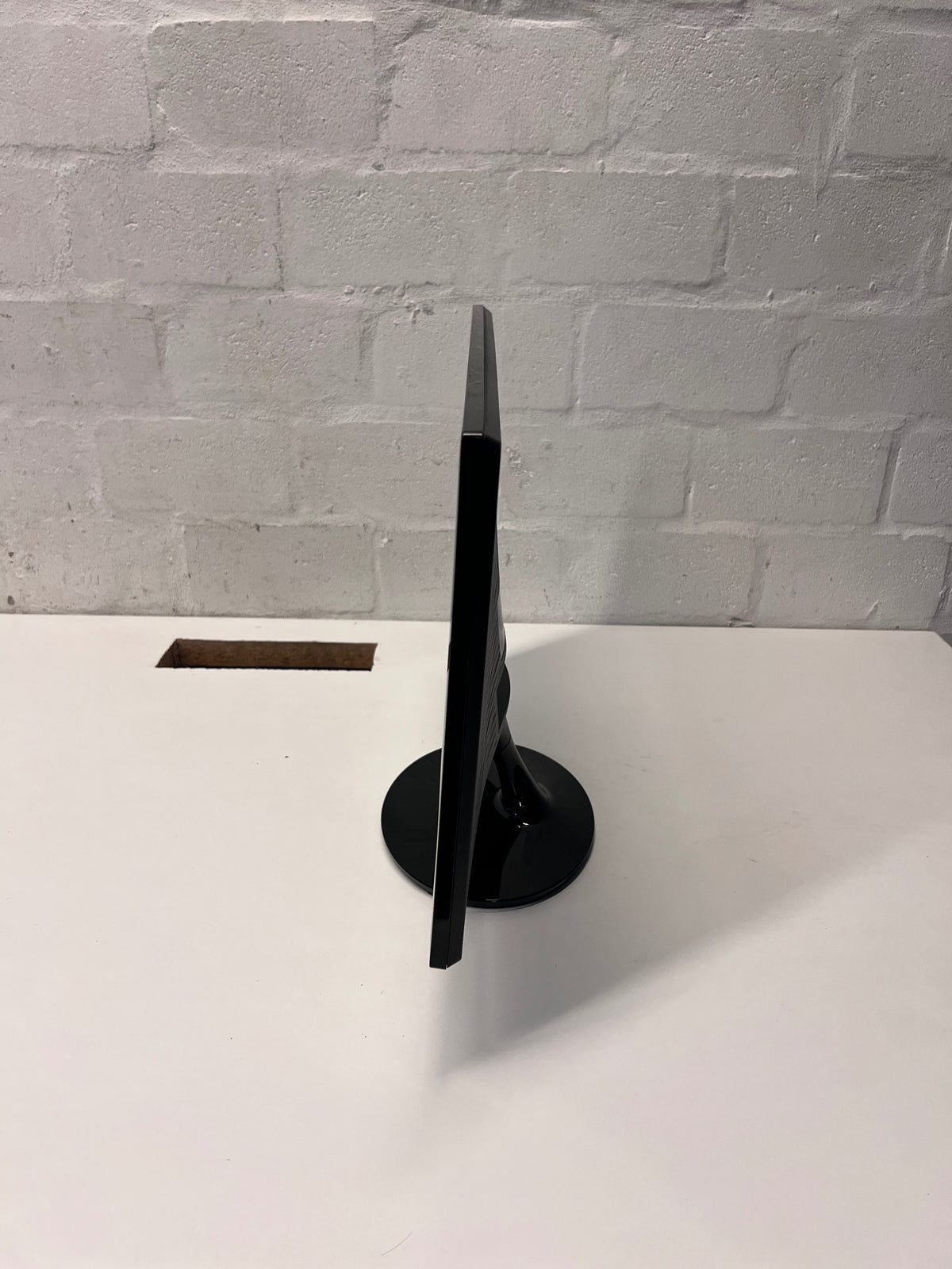 Samsung Glossy Black Computer Monitor — Working Monitor Missing Power Adapter – side view