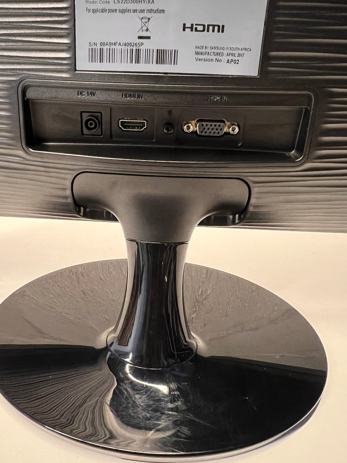 Samsung Glossy Black Computer Monitor — Working Monitor Missing Power Adapter – top view