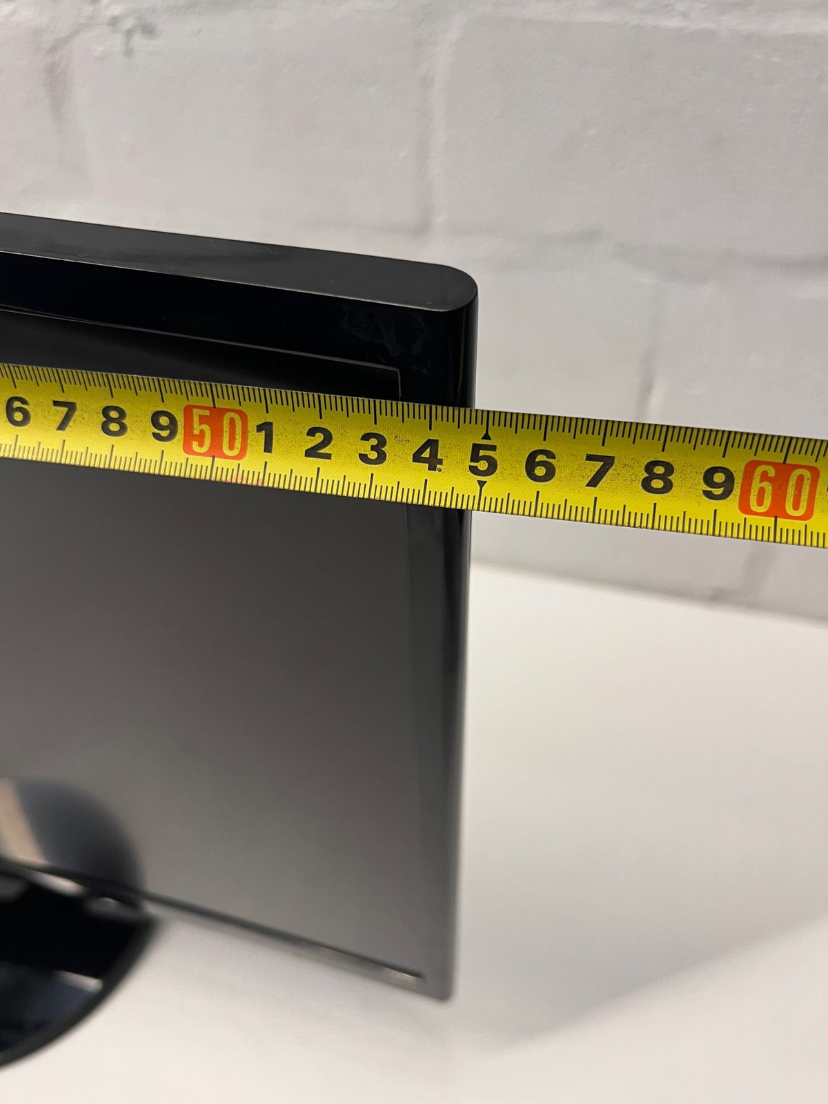 Samsung Curved Computer Monitor with Circular Stand — No Power Adapter Included – width measurement