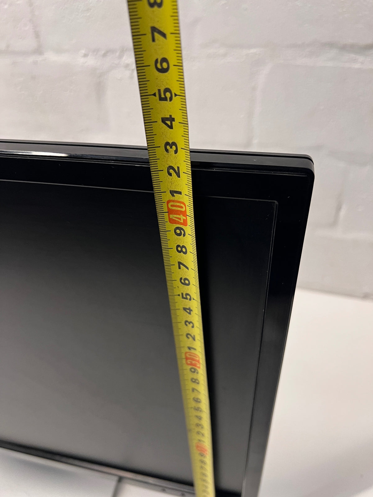 Dell Computer Monitor with Silver Base — Good Working Order – height measurement