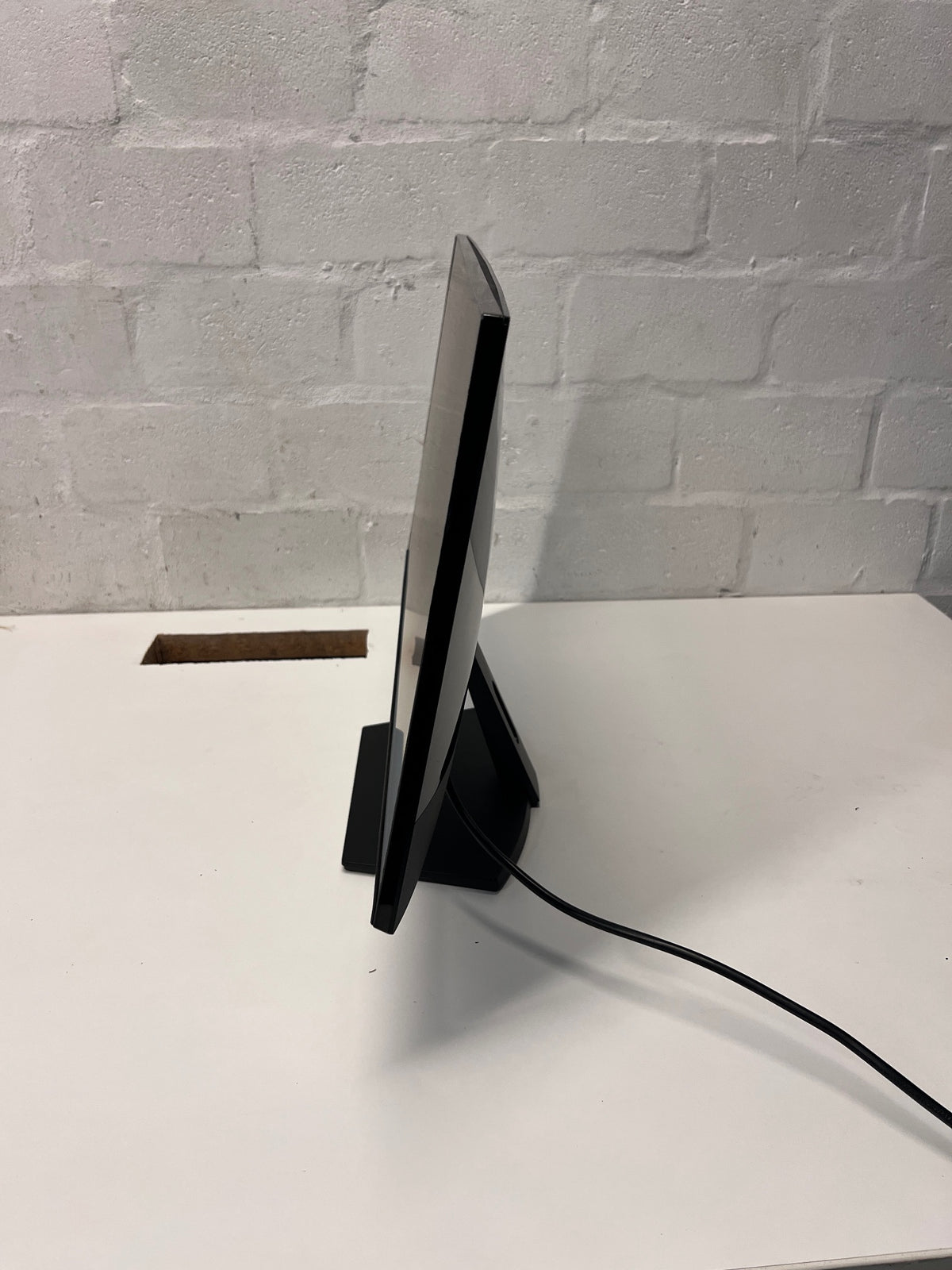 Dell Desktop Computer Monitor in Matte Black — Two Units Functional, One Non-Functional Unit – condition detail